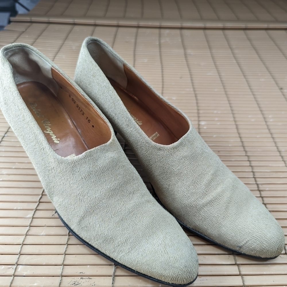ROBERT CLERGERIE Paris Pumps 2" block Heels / Loafers 9 B Beige/taupe Fabric M
